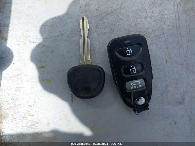 5NPD84LF3JH311136 Hyundai ELANTRA SEL