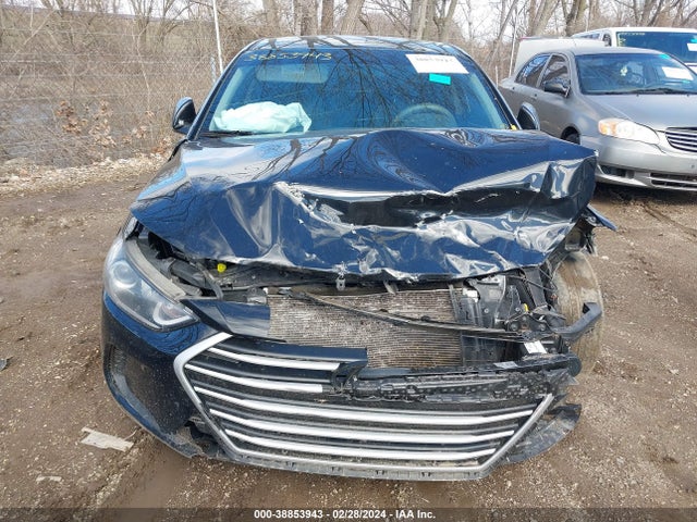 5NPD84LF3JH311136 Hyundai ELANTRA SEL