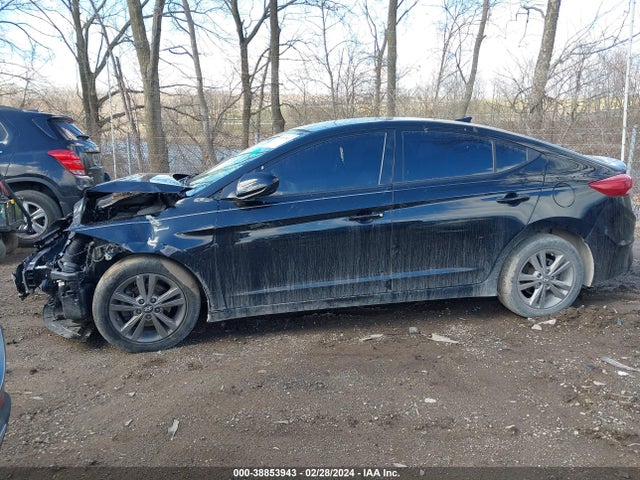 5NPD84LF3JH311136 Hyundai ELANTRA SEL