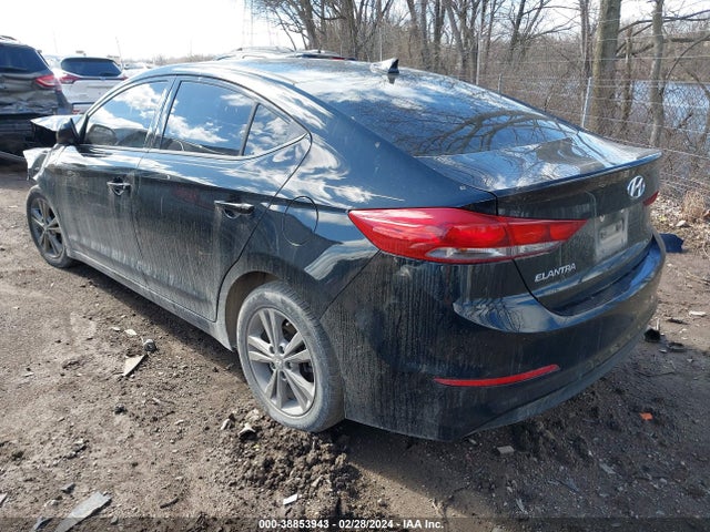 5NPD84LF3JH311136 Hyundai ELANTRA SEL
