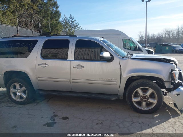 Chevrolet Suburban 1500 Ls 2014 1GNSKHE77ER139124 Image 13