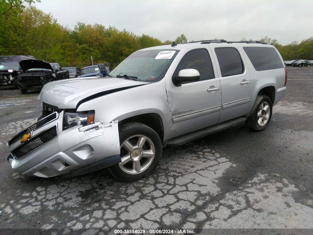 Chevrolet Suburban 1500 Ls 2014 1GNSKHE77ER139124 Image 2