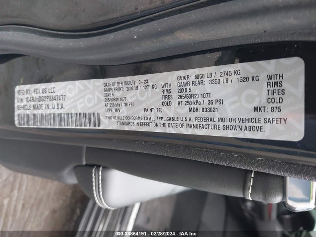 1C4RJHDG2P8847477 Jeep Grand Cherokee Overland 4x4