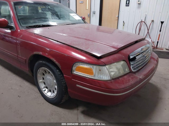 2000 FORD CROWN VICTORIA LX VIN: 2FAFP74W7YX126808