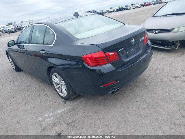 BMW 528i Xdrive 2015 WBA5A7C52FD627929 Image 3