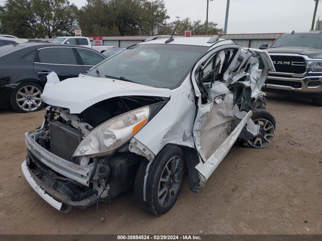 Chevrolet Spark 2lt Auto 2014 KL8CF6S91EC509328 Image 2
