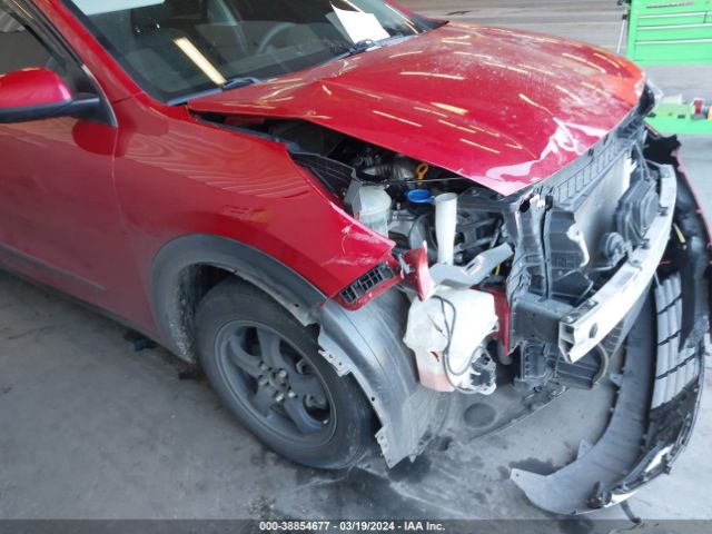 KNDCB3LC9H5099141 KIA NIRO LX