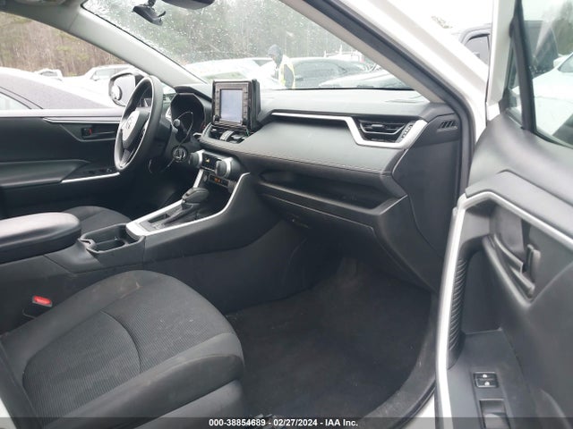 Toyota RAV4 LE 2021 2T3H1RFV1MC131903 Image 5