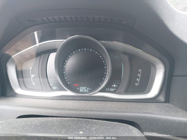 YV4612NK9G1235530 Volvo Xc70 T5 Premier