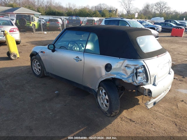 2006 MINI COOPER WMWRF33576TG15327 Photo 2