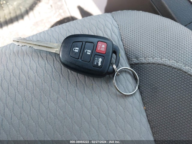 Toyota COROLLA LE 2018 2T1BURHE0JC028681 Image 11