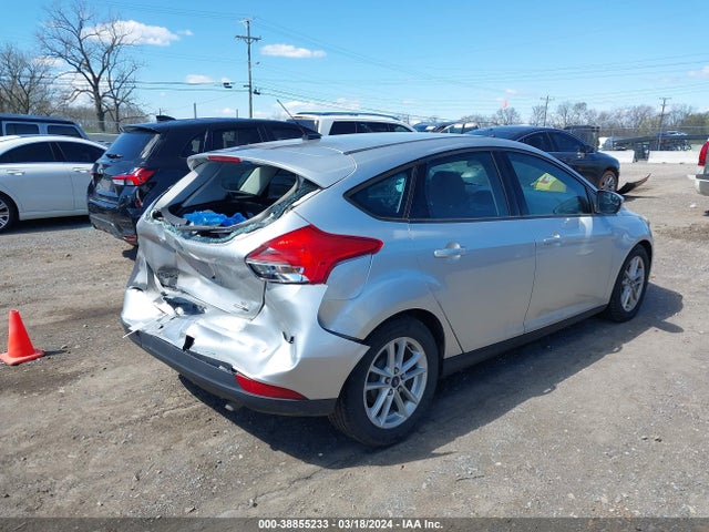 Ford FOCUS SE 2015 1FADP3K28FL263864 Image 4