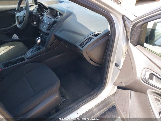 Ford FOCUS SE 2015 1FADP3K28FL263864 Image 5