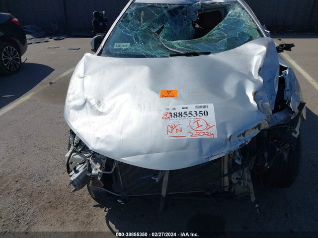 2016 TOYOTA COROLLA LE VIN: 5YFBURHE9GP416680
