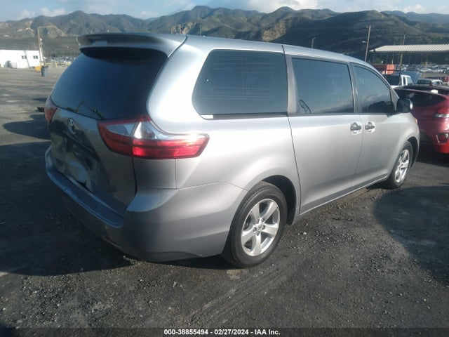Toyota Sienna L 7 Passenger 2017 5TDZZ3DC2HS869422 Image 4