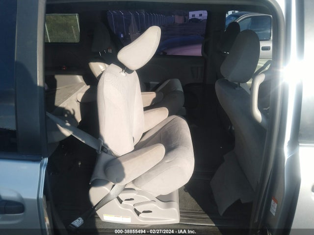 Toyota Sienna L 7 Passenger 2017 5TDZZ3DC2HS869422 Image 8