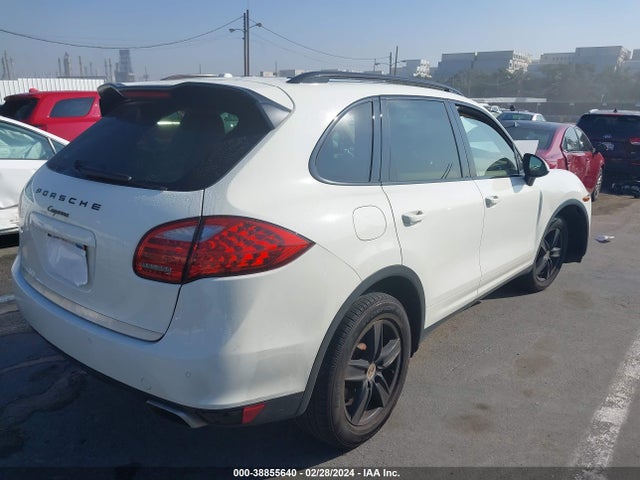 2011 PORSCHE CAYENNE WP1AA2A27BLA05998 Photo 3