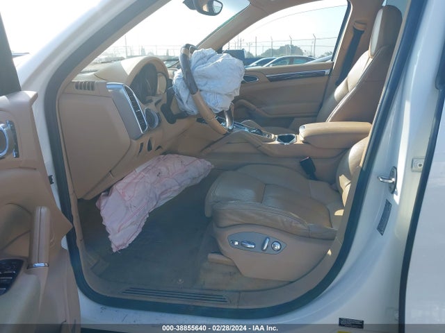 2011 PORSCHE CAYENNE WP1AA2A27BLA05998 Photo 4