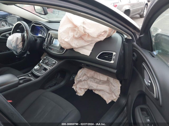 Chrysler 200 Limited 2015 1C3CCCAB5FN579458 Image 5