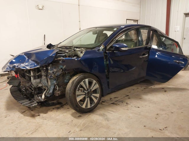 Nissan SENTRA SL 2017 3N1AB7AP8HY235818 Image 2