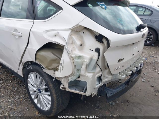 1FADP3N25GL222976 Ford Focus Titanium