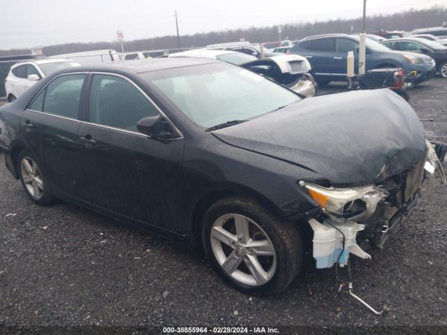 4T1BF1FK1EU305735 Toyota CAMRY SE