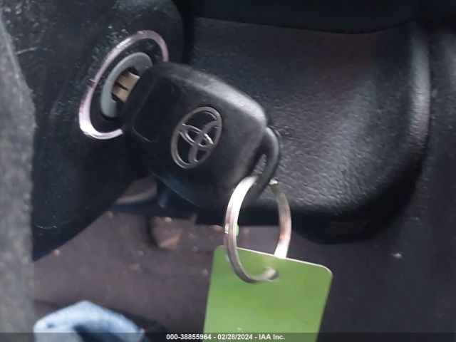 4T1BF1FK1EU305735 Toyota CAMRY SE