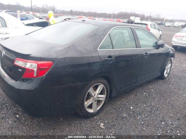 4T1BF1FK1EU305735 Toyota CAMRY SE