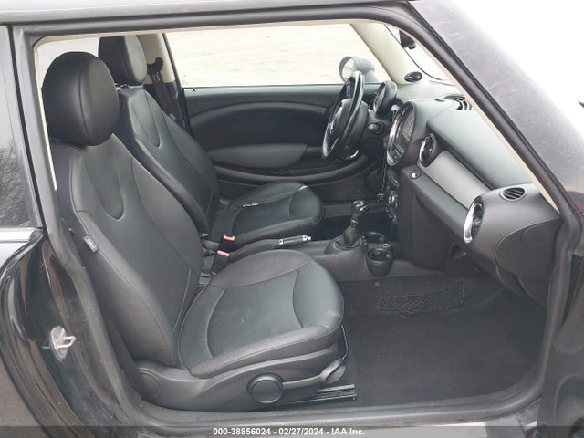 2011 MINI COOPER WMWSU3C51BT093342 Photo 4