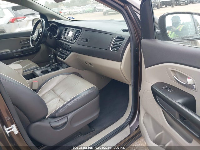 KIA SEDONA LX 2017 KNDMB5C17H6240586 Image 5