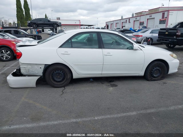 2005 TOYOTA CAMRY LE VIN: 4T1BE32K85U585058