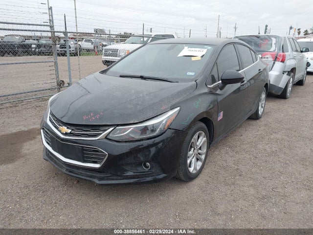 Chevrolet CRUZE LT 2019 1G1BE5SM0K7144416 Image 2