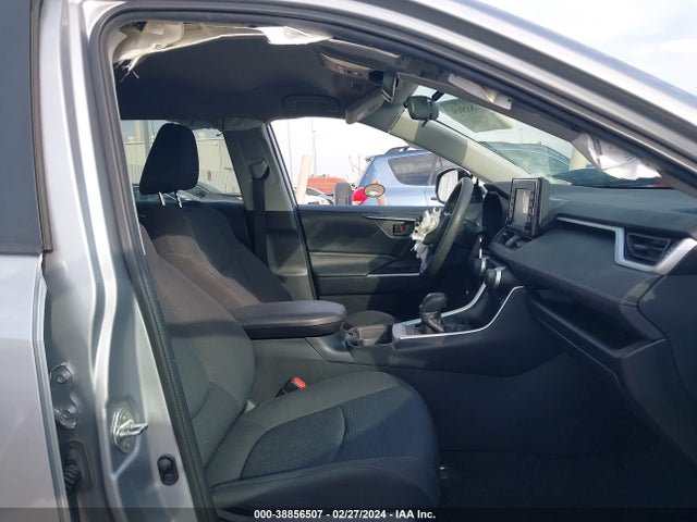 Toyota RAV4 LE 2020 2T3G1RFV8LC128832 Image 5