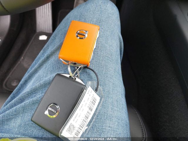 7JRL12TK8RG297253 Volvo S60 B5 Core Dark Theme