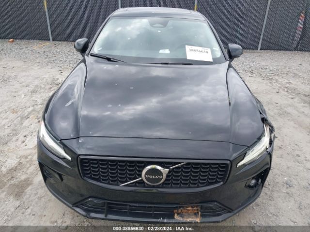 7JRL12TK8RG297253 Volvo S60 B5 Core Dark Theme