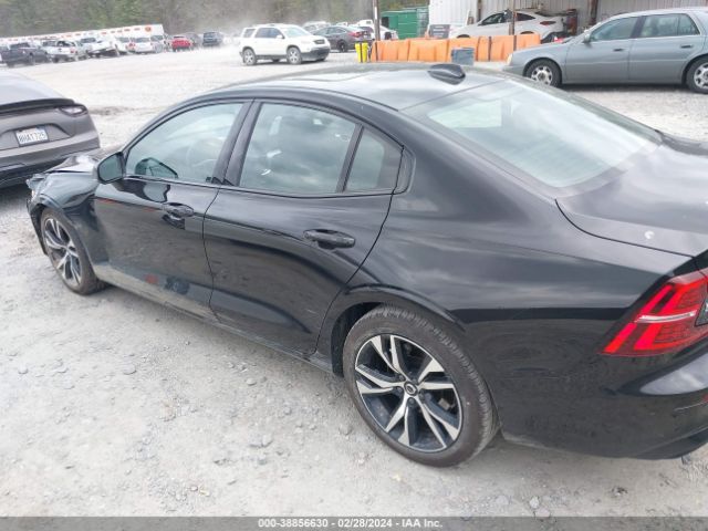 7JRL12TK8RG297253 Volvo S60 B5 Core Dark Theme