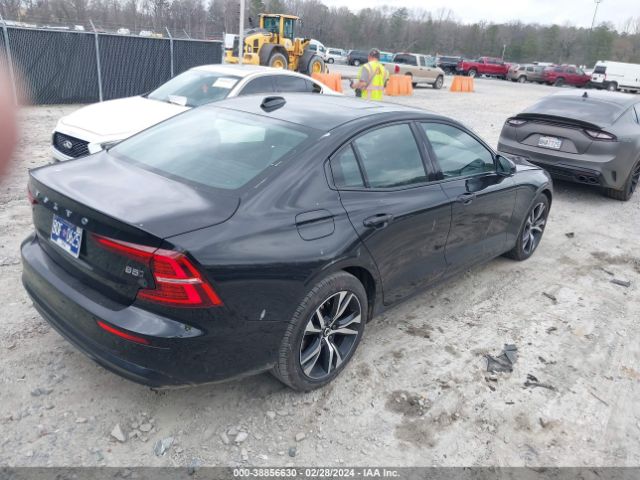 7JRL12TK8RG297253 Volvo S60 B5 Core Dark Theme