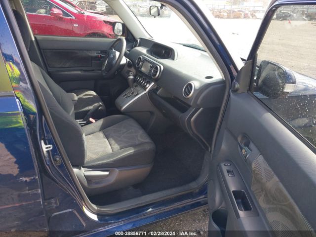 JTLZE4FE1FJ069046 Scion XB