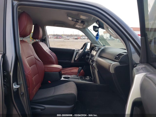 Toyota 4RUNNER SR5 2020 JTEBU5JR0L5787770 Image 5