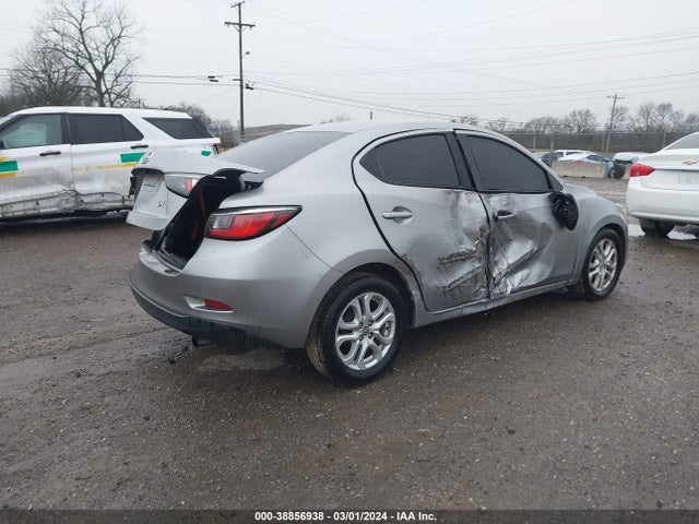 3MYDLBZV3GY133856 Scion IA