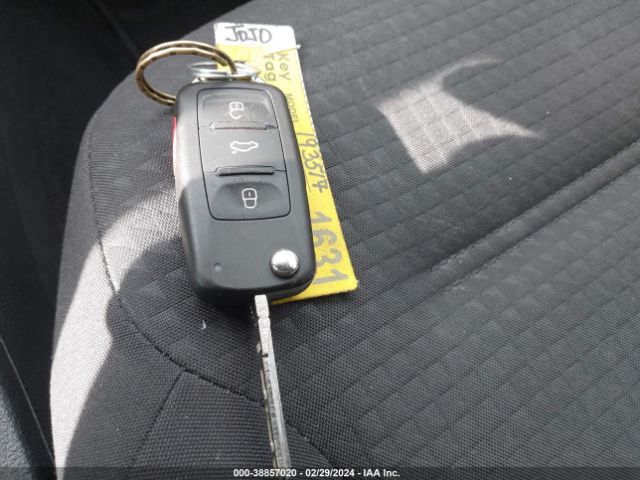 3VWD67AJ3GM240762 Volkswagen JETTA SE
