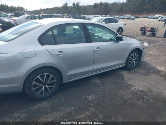 3VWD67AJ3GM240762 Volkswagen JETTA SE