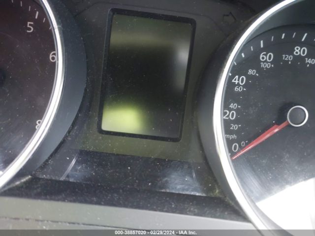3VWD67AJ3GM240762 Volkswagen JETTA SE