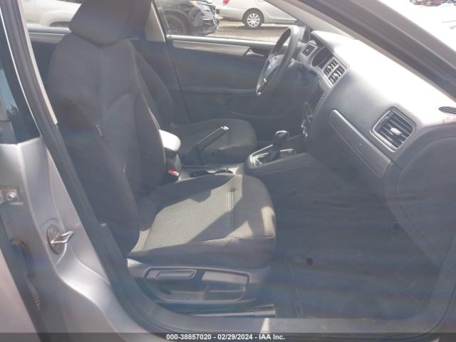 3VWD67AJ3GM240762 Volkswagen JETTA SE