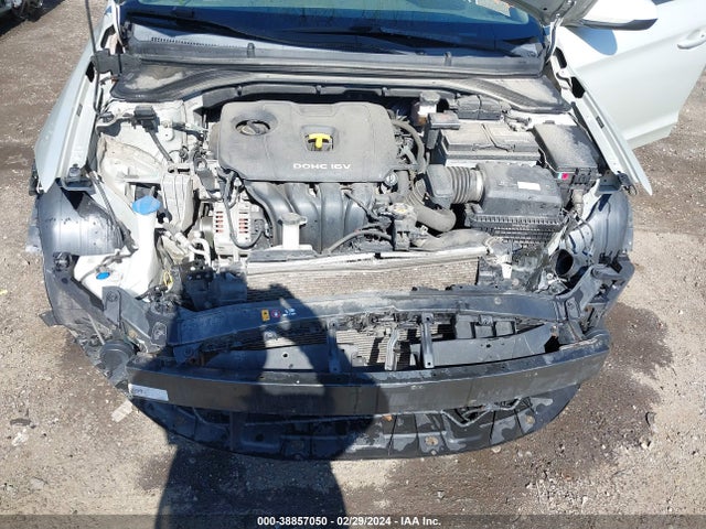 Hyundai ELANTRA SE 2017 5NPD74LF0HH168594 Image 10