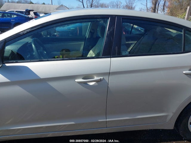 Hyundai ELANTRA SE 2017 5NPD74LF0HH168594 Image 15