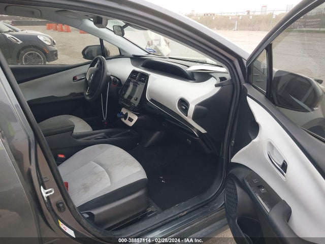Toyota Prius Two 2017 JTDKBRFU0H3045936 Image 5