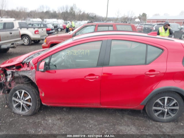 Toyota Prius C Two 2018 JTDKDTB30J1604312 Image 14