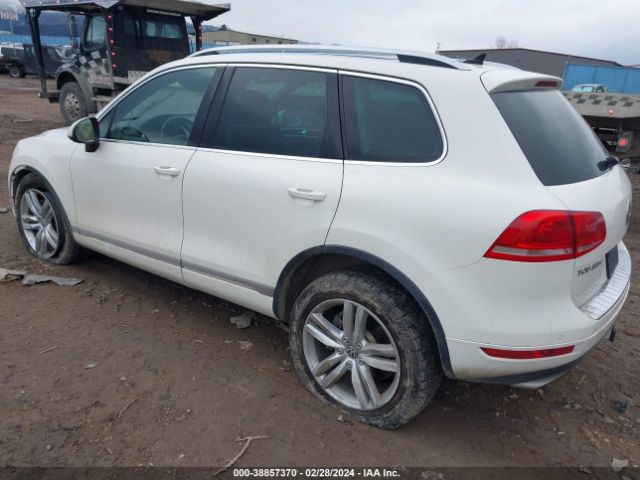 2012 VOLKSWAGEN TOUAREG WVGFK9BP3CD002823 Photo 2