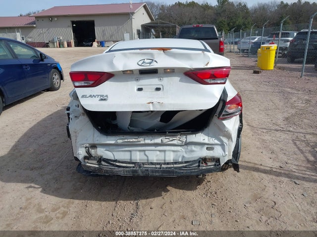 Hyundai ELANTRA SE 2018 5NPD74LF5JH317488 Image 13